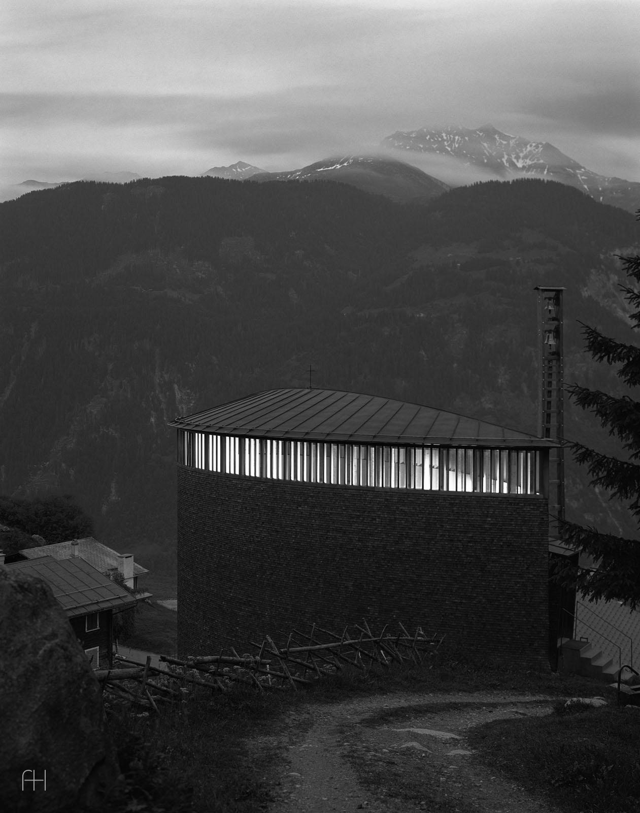 Caplutta Sogn Benedetg // Peter Zumthor // Switzerland, 1989, 1