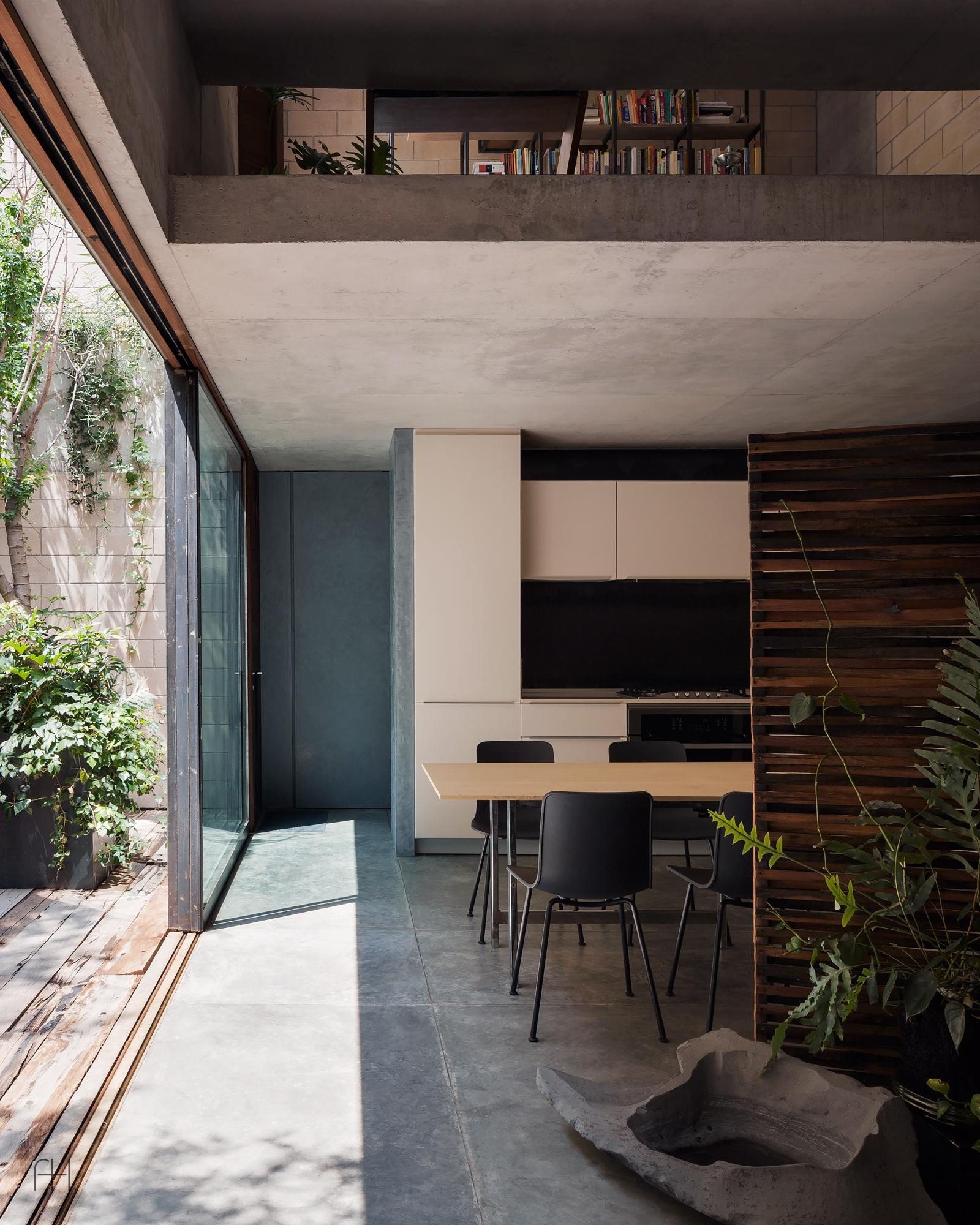 Antonio Sola Town-Houses // Ambrosi Etchegaray // Мехико, 3