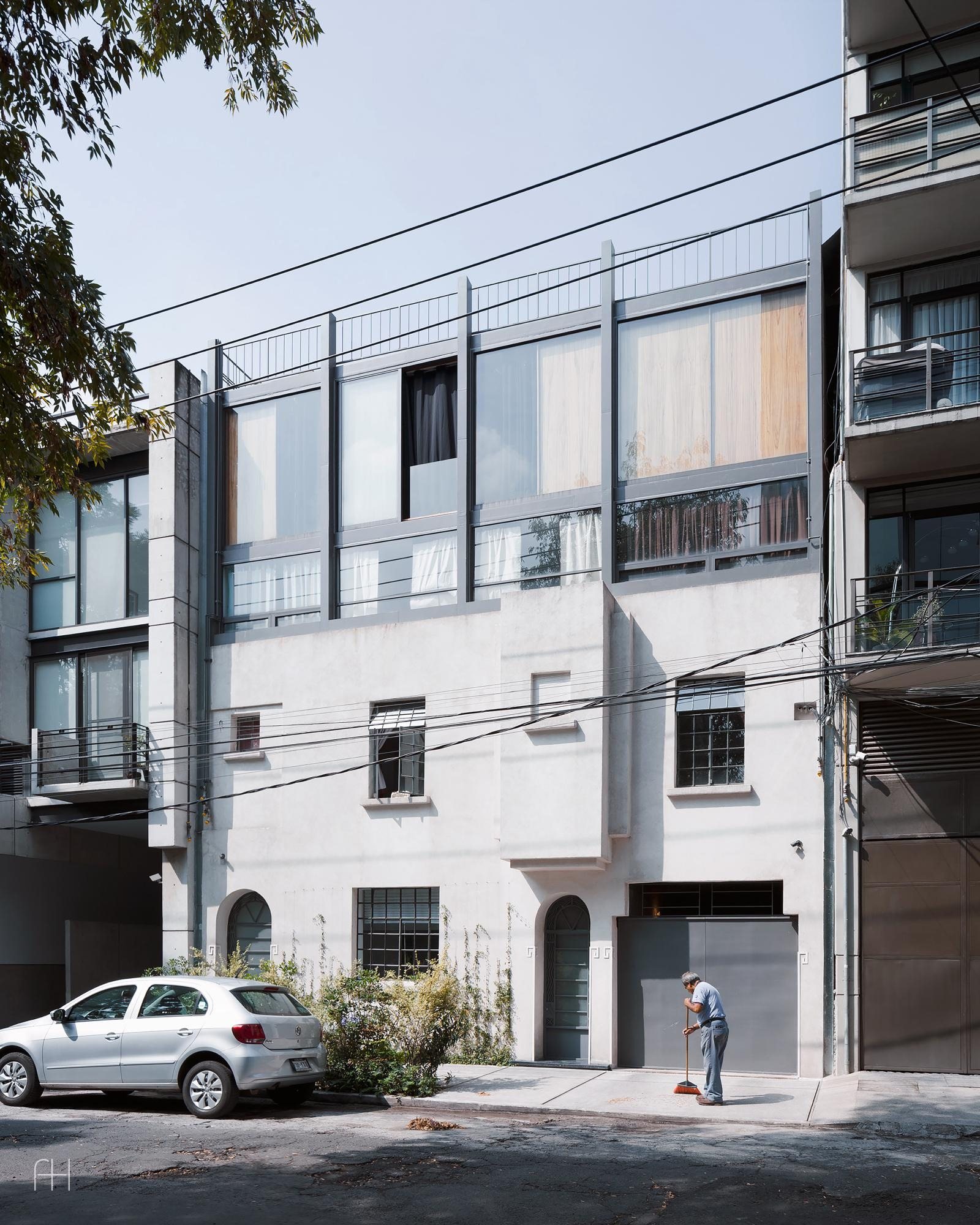 Antonio Sola Town-Houses // Ambrosi Etchegaray // Мехико, 5