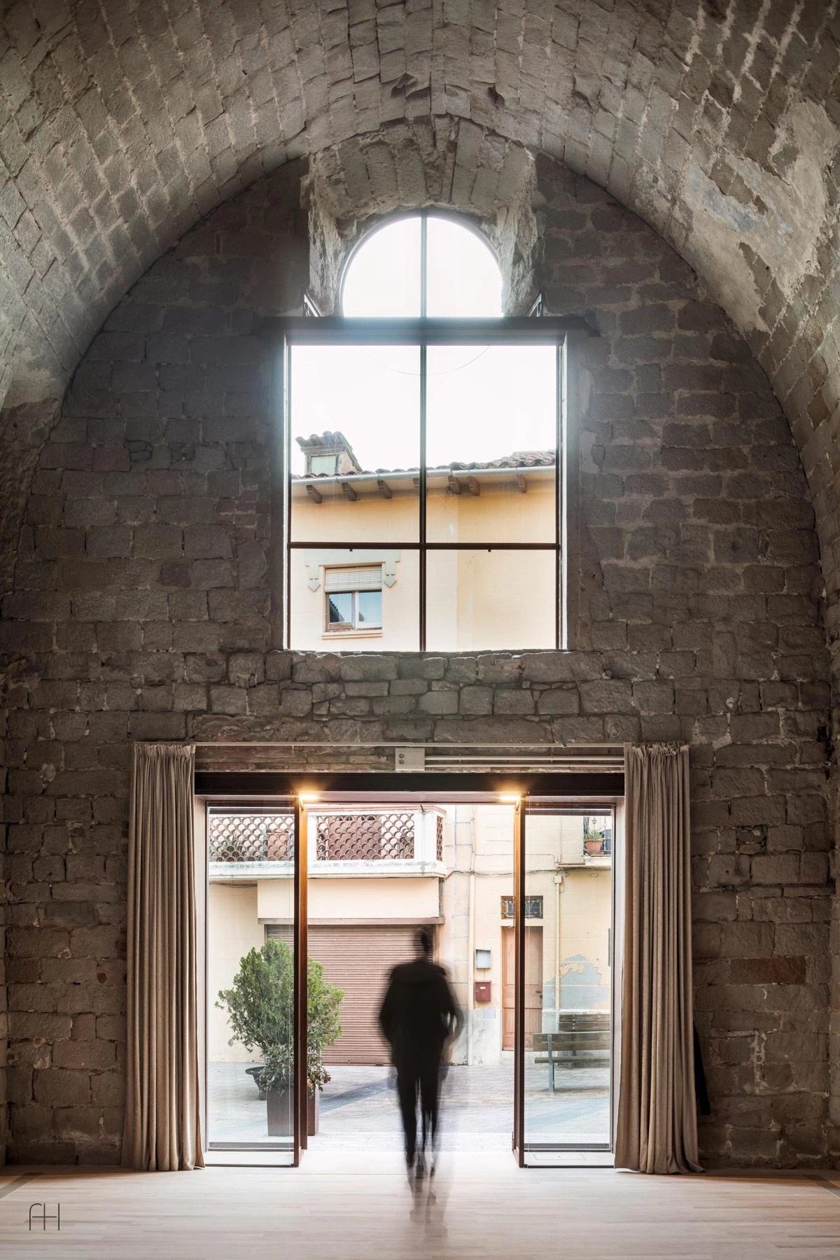 Espai Santa Eulàlia // Carles Enrich // Жиронелья, 5