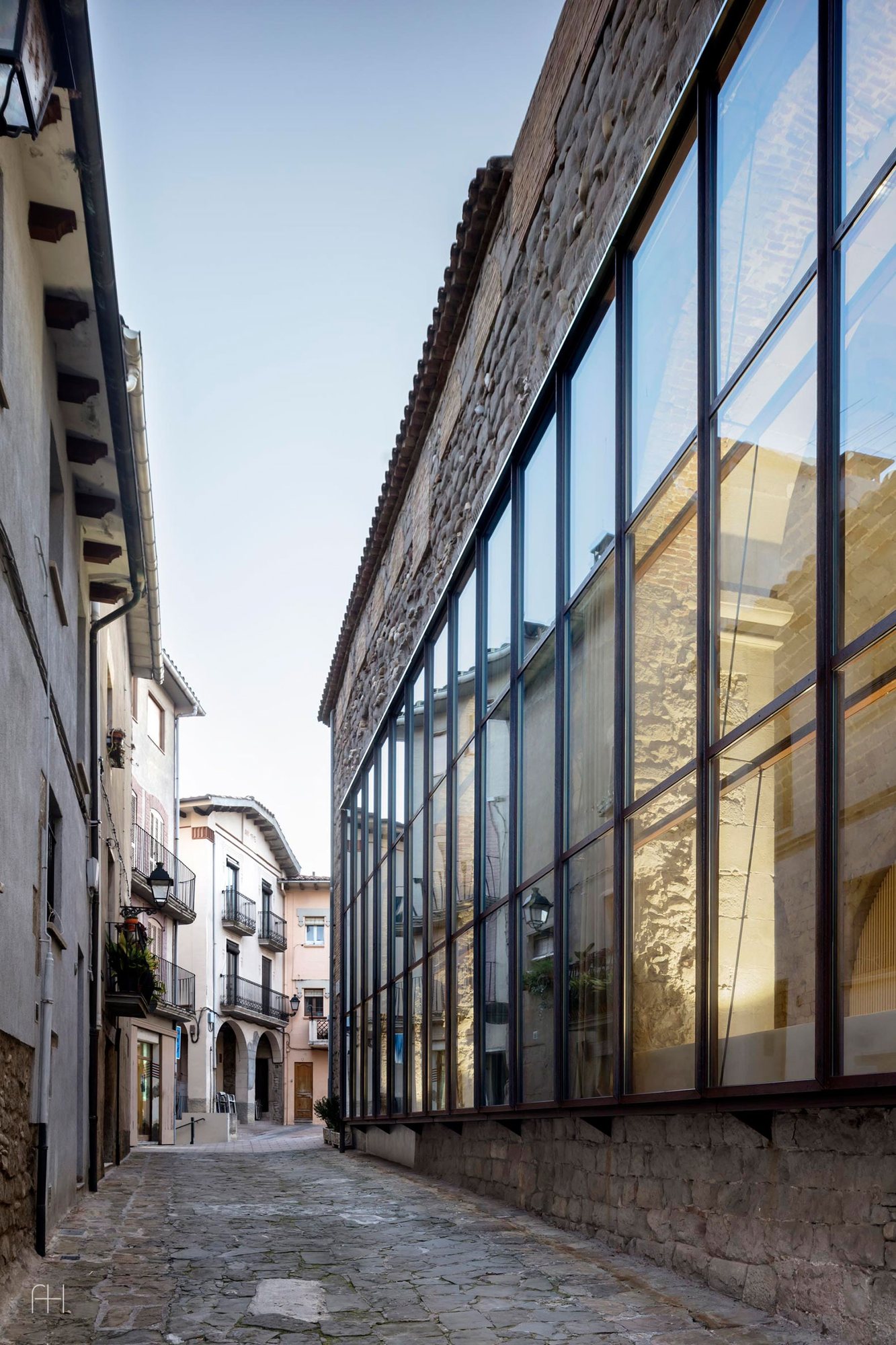 Espai Santa Eulàlia // Carles Enrich // Жиронелья, 6