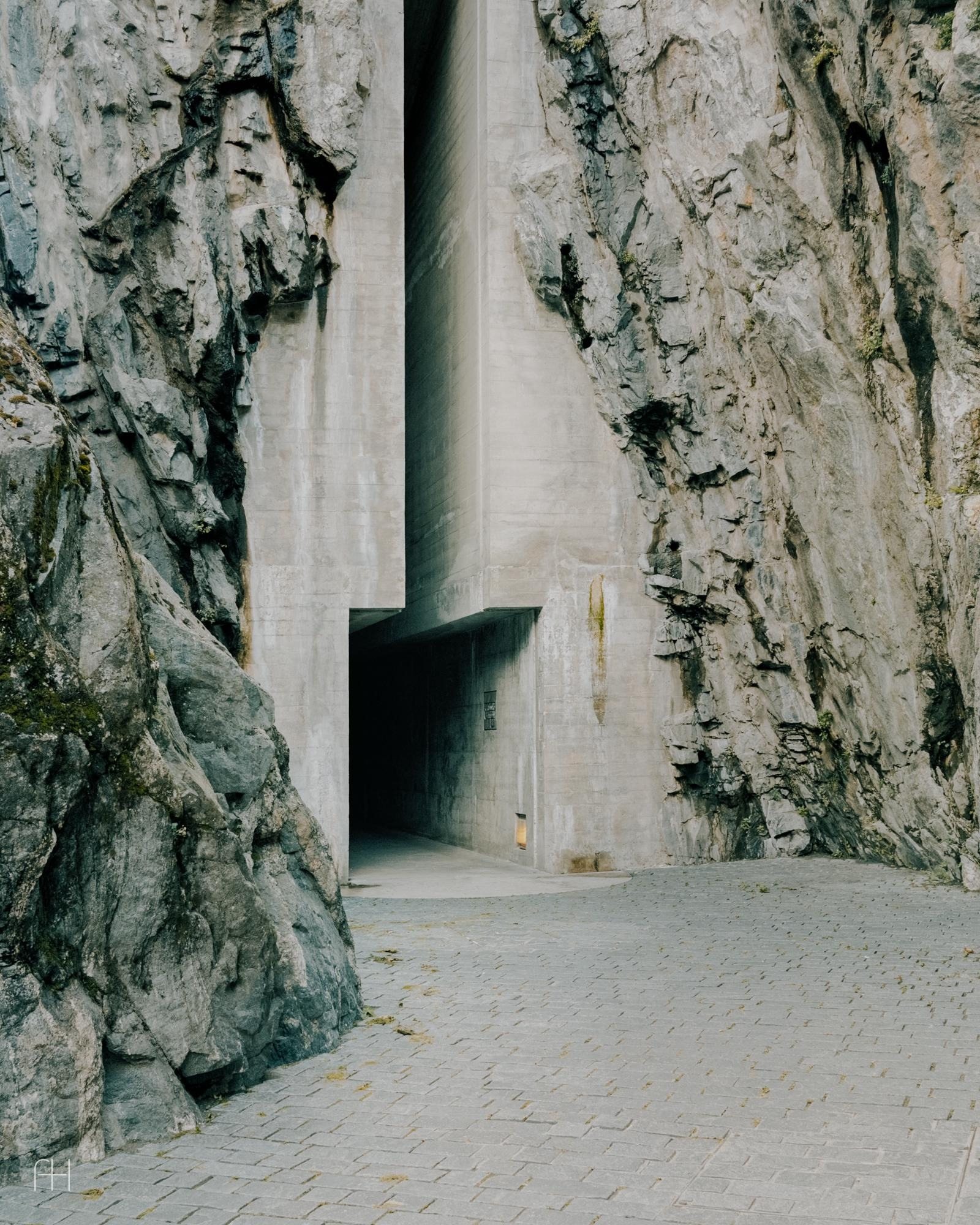 Castelgrande Entrance // Aurelio Galfetti // Беллинцона, 1981, 1