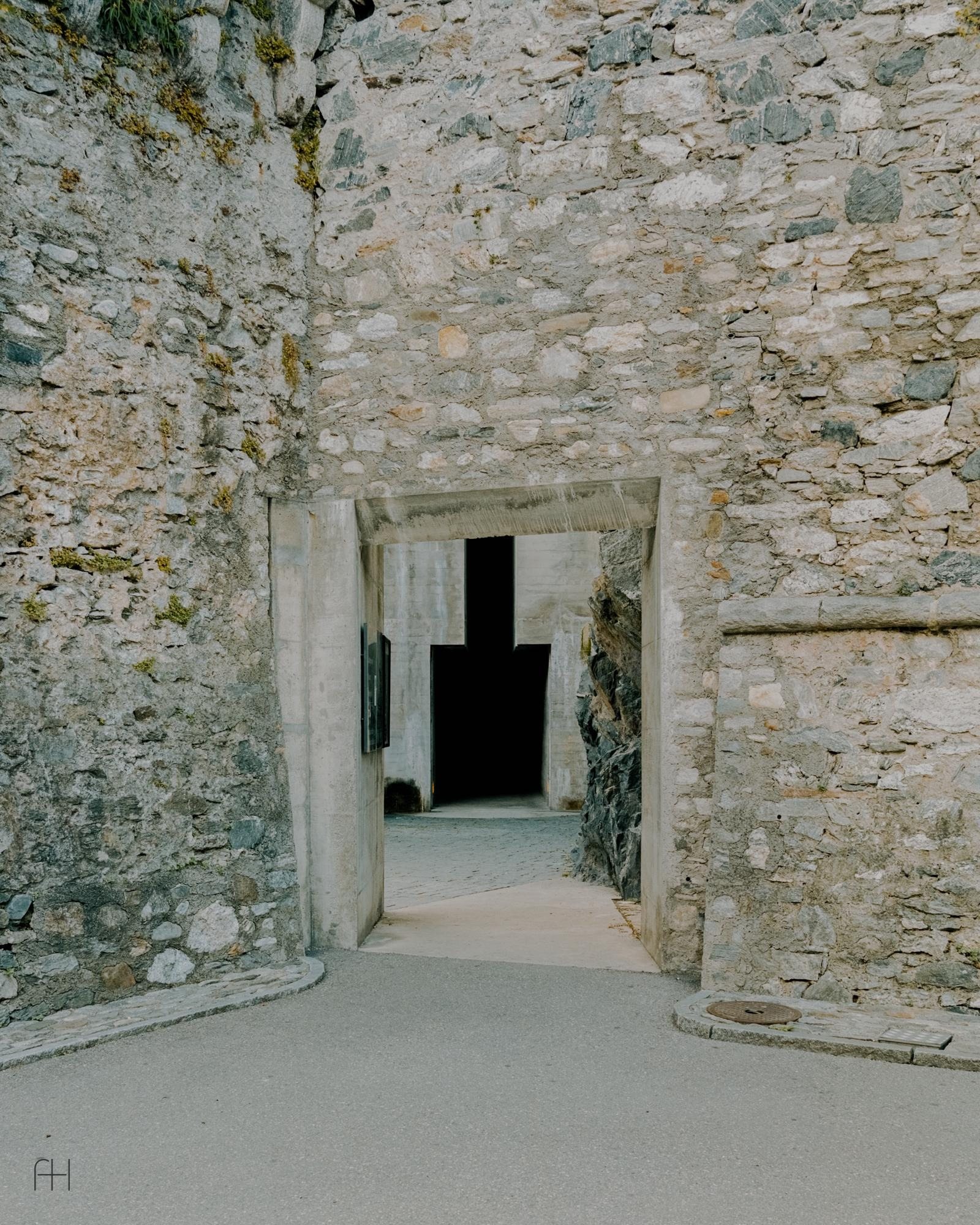 Castelgrande Entrance // Aurelio Galfetti // Беллинцона, 1981, 6
