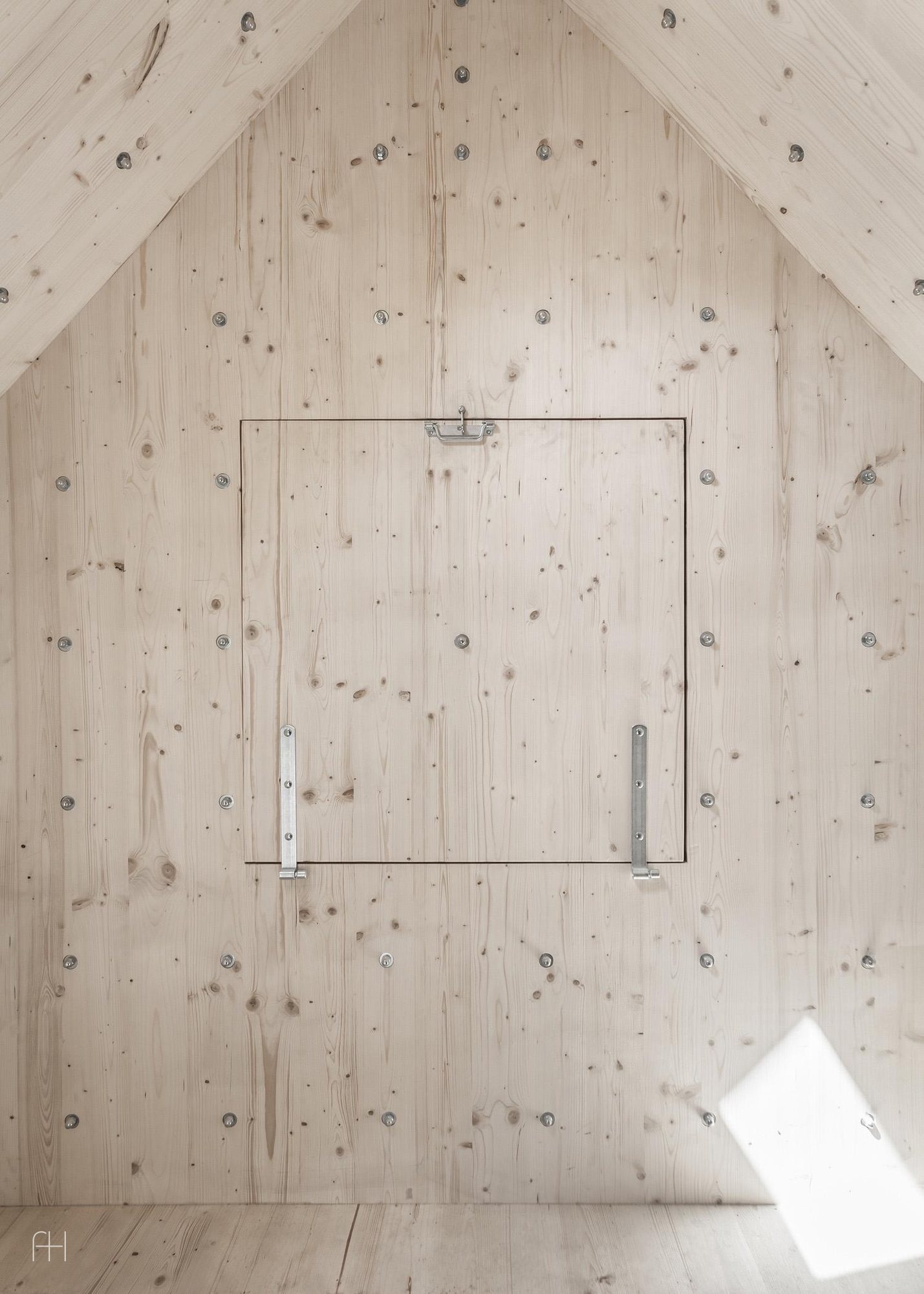 Antoine // Bureau A // Швейцарские Альпы, 4