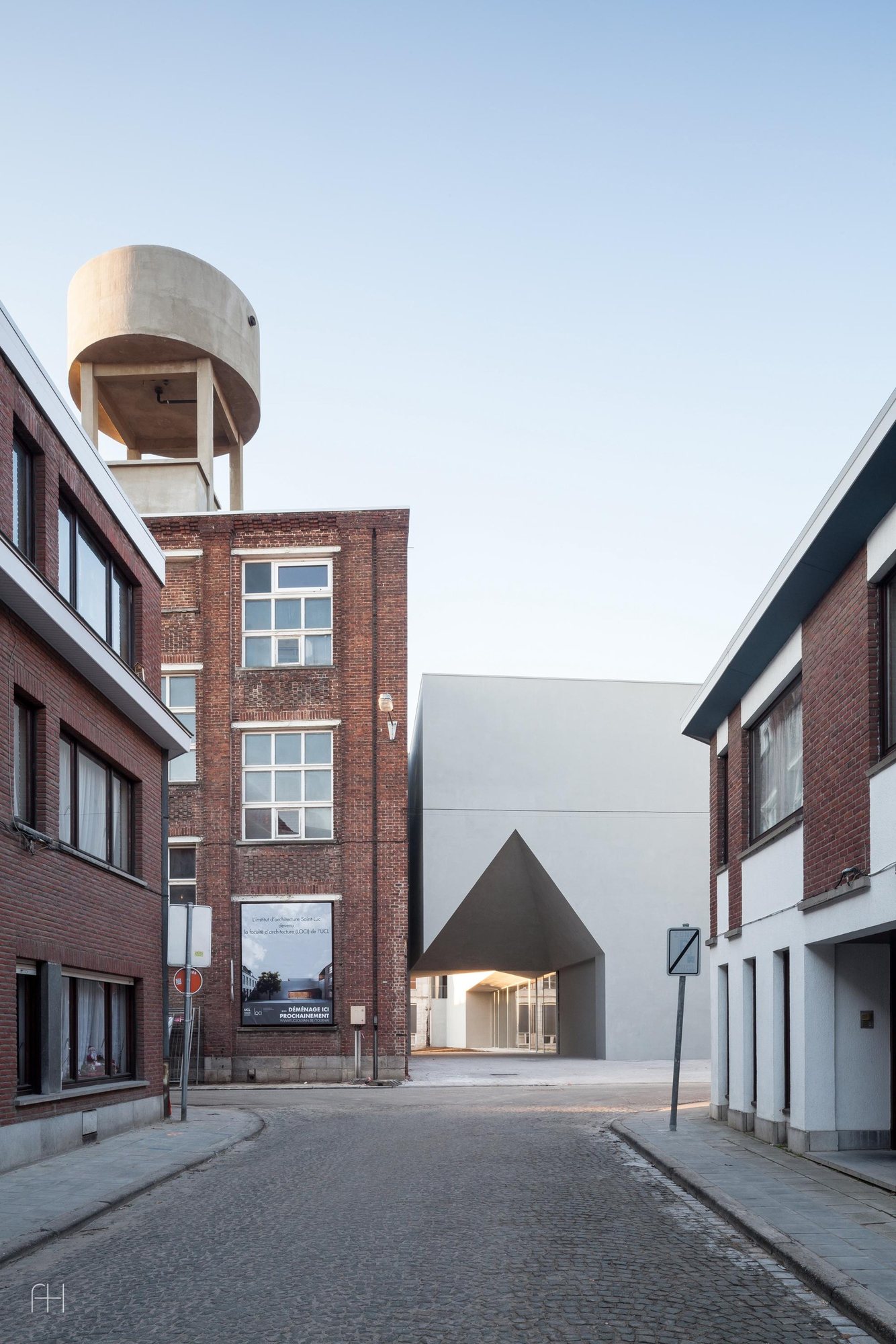 Architecture Faculty LOCI // Manuel Aires Mateus, Tim Van de Velde // Турне, Бельгия, 1
