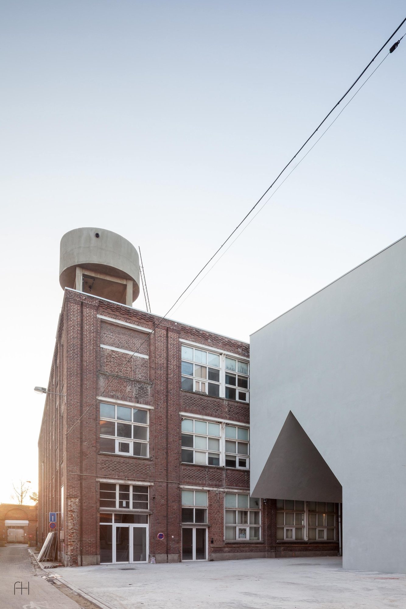 Architecture Faculty LOCI // Manuel Aires Mateus, Tim Van de Velde // Турне, Бельгия, 2