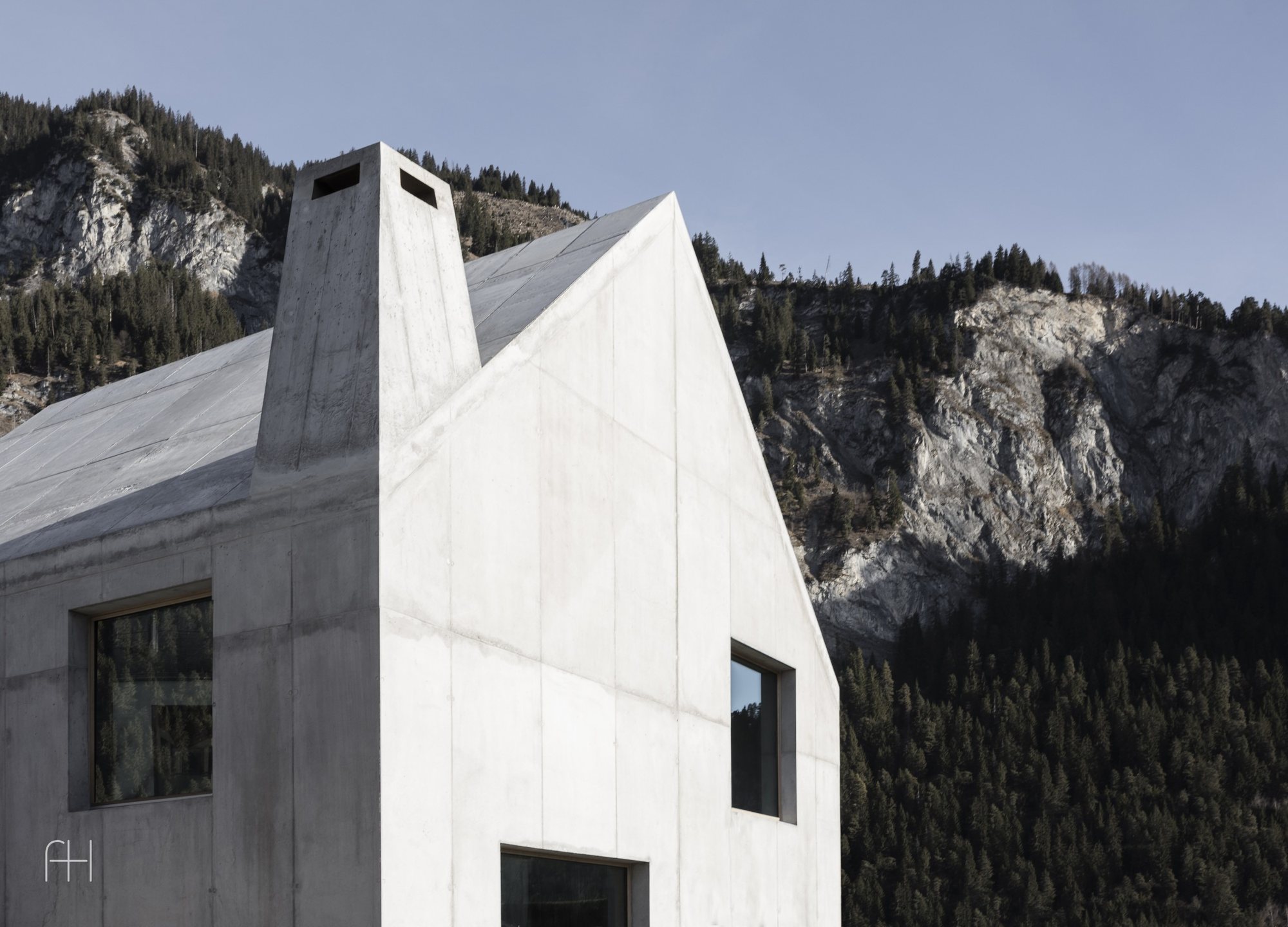 The Trin Cabin // Schneller Caminada Architects // Трин-Мулин, Швейцария, 1