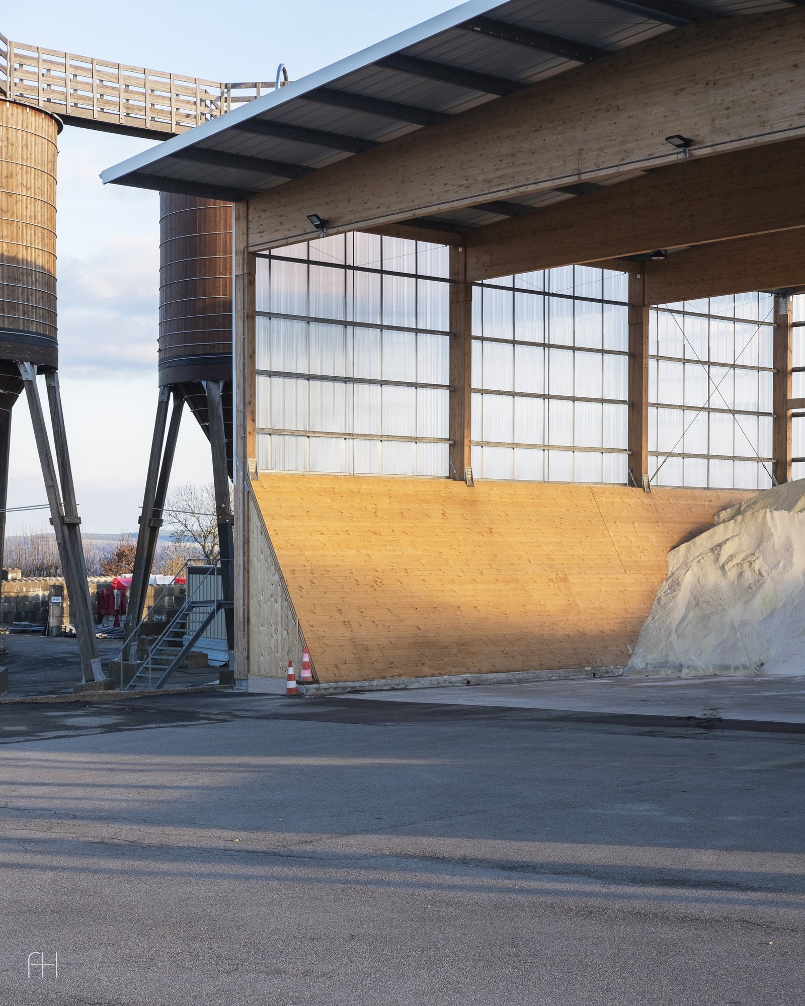 Salt Warehouse // Goffart Polomé Architects // Houffalize, Belgium, 1