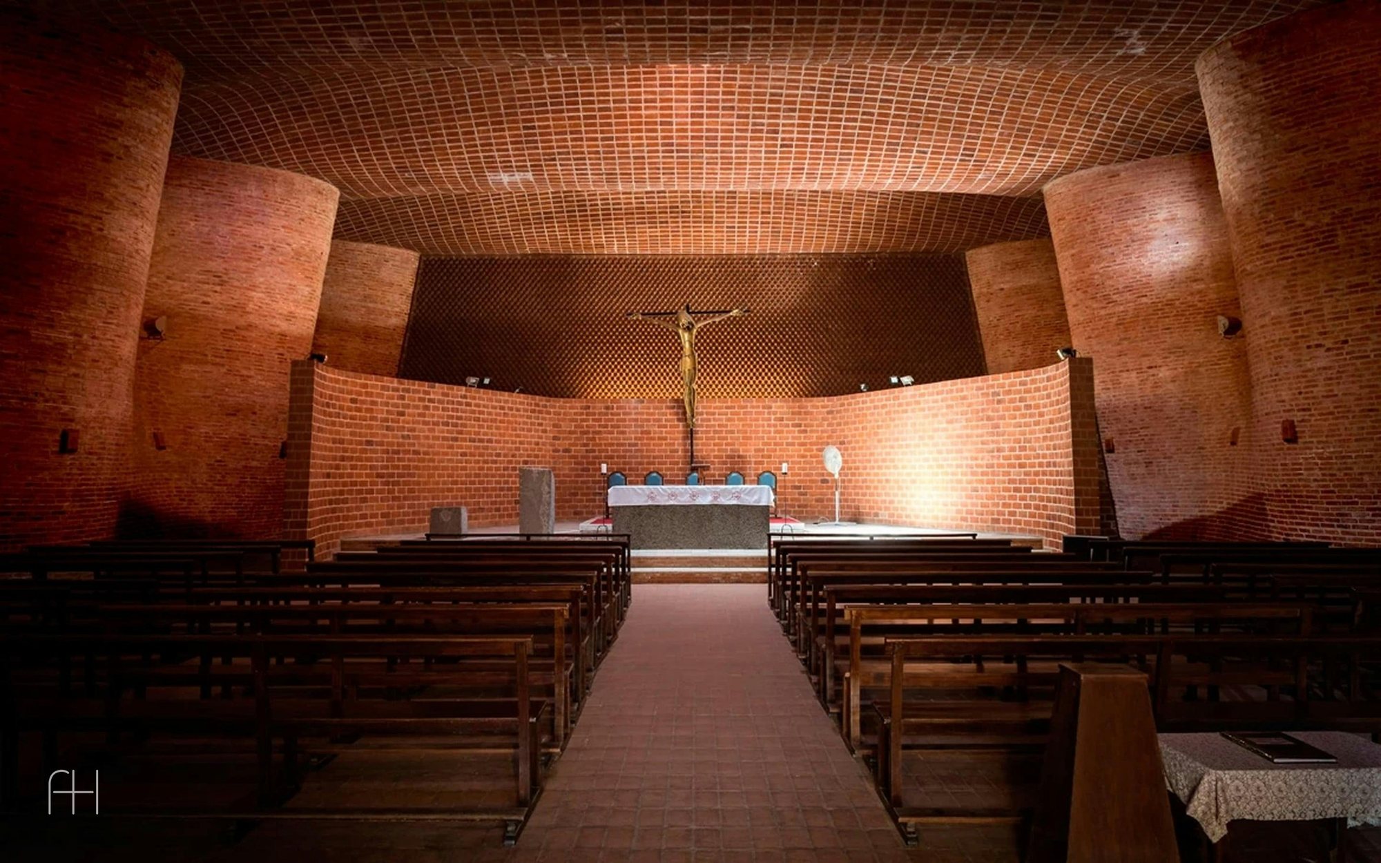 Iglesia de Cristo Obrero y Nuestra Señora de Lourdes // Eladio Dieste // Estación Atlántida, Uruguay, 1958–1960, 5