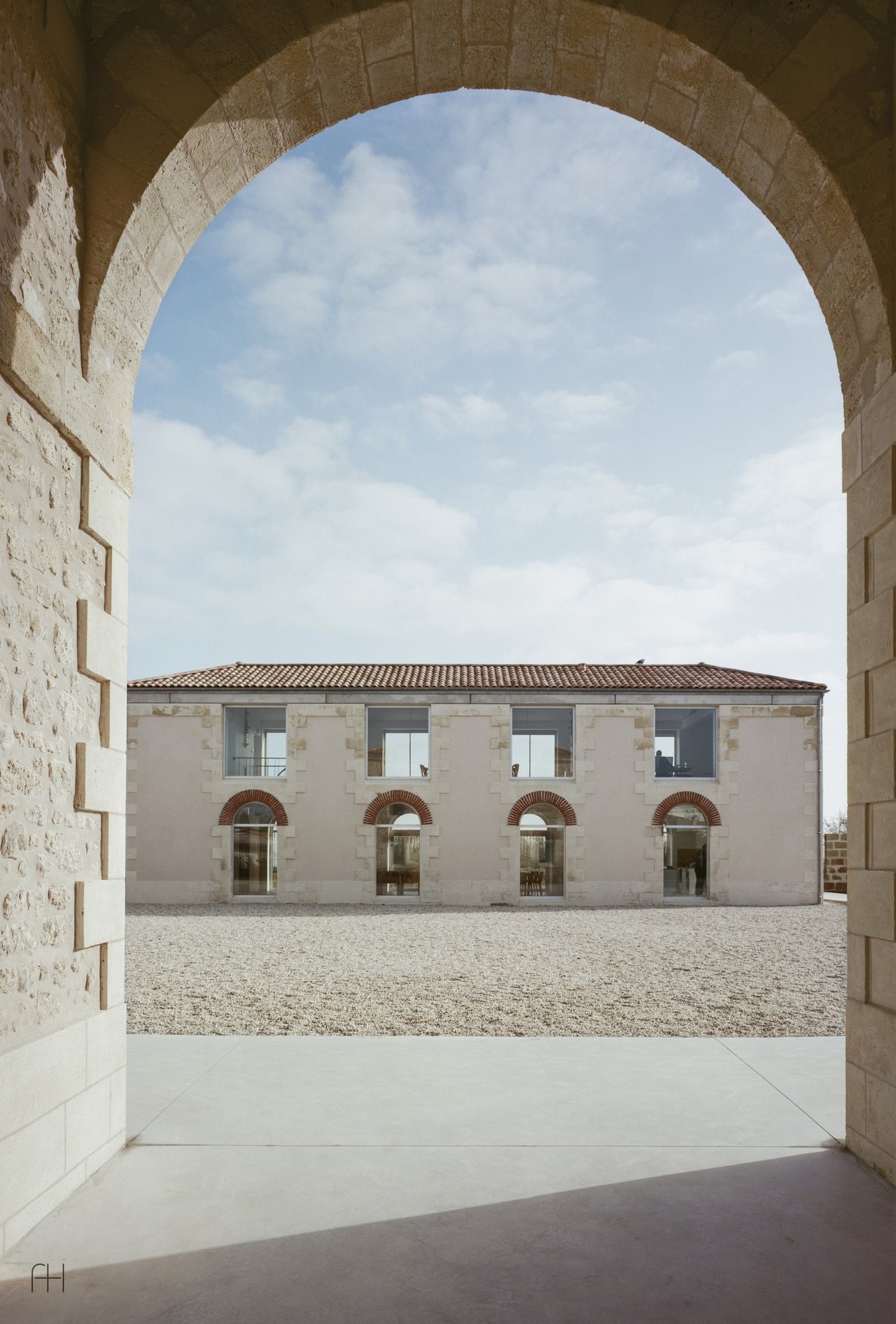 17.33 PAU // Sapiens Architectes // Pauillac, 2019, 1