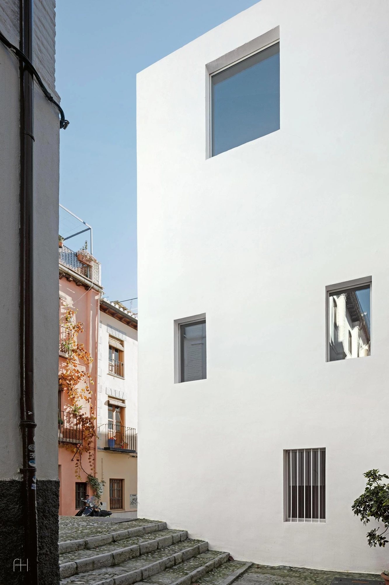 8 Experimental Apartments // Elisa Valero // Гранада, Испания, 6