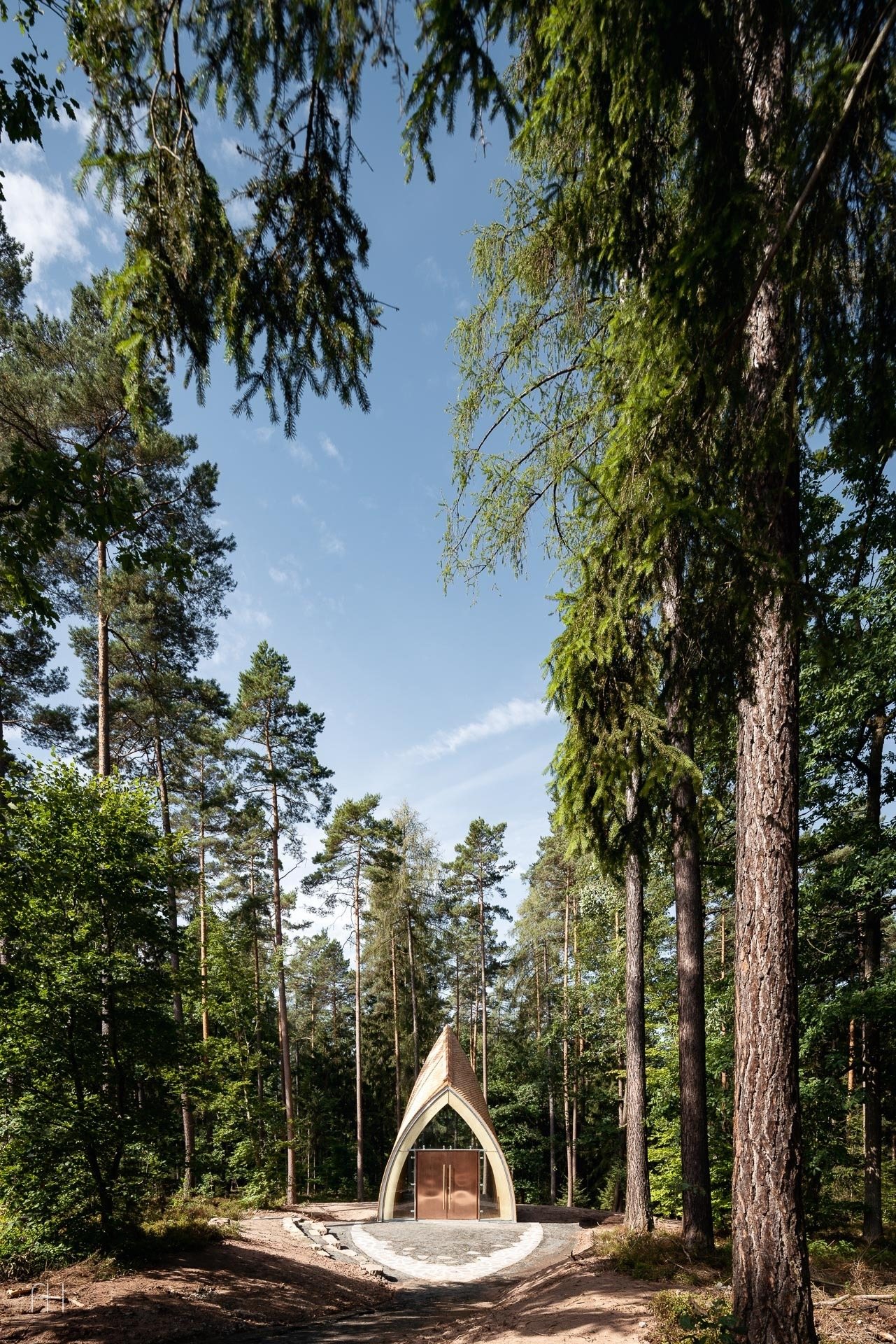 Ruhewald Schloss Tambach // Sacher Locicero Architects // Weitramsdorf, Germany, 2