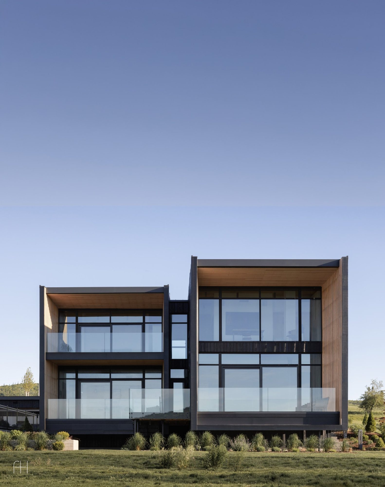 Two Bay House, 2