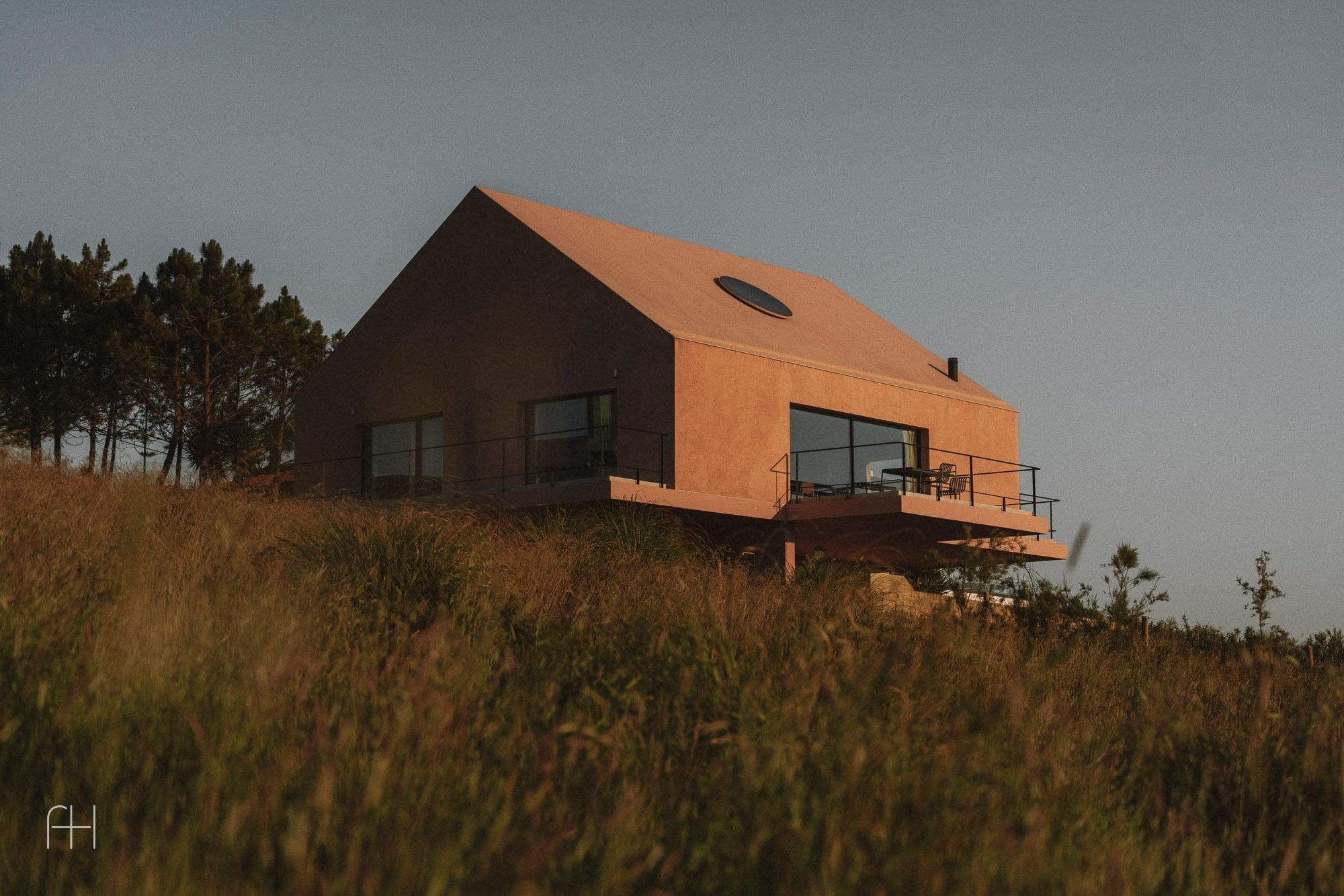 Casa Plaj, 1