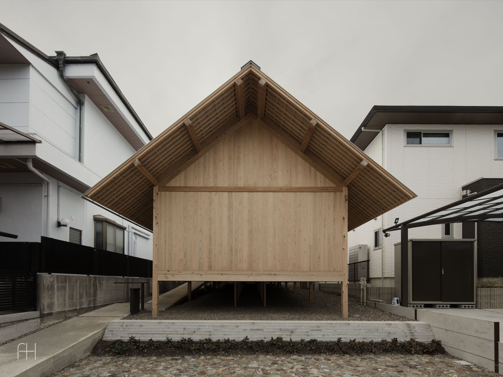 Yomogidai House, 1