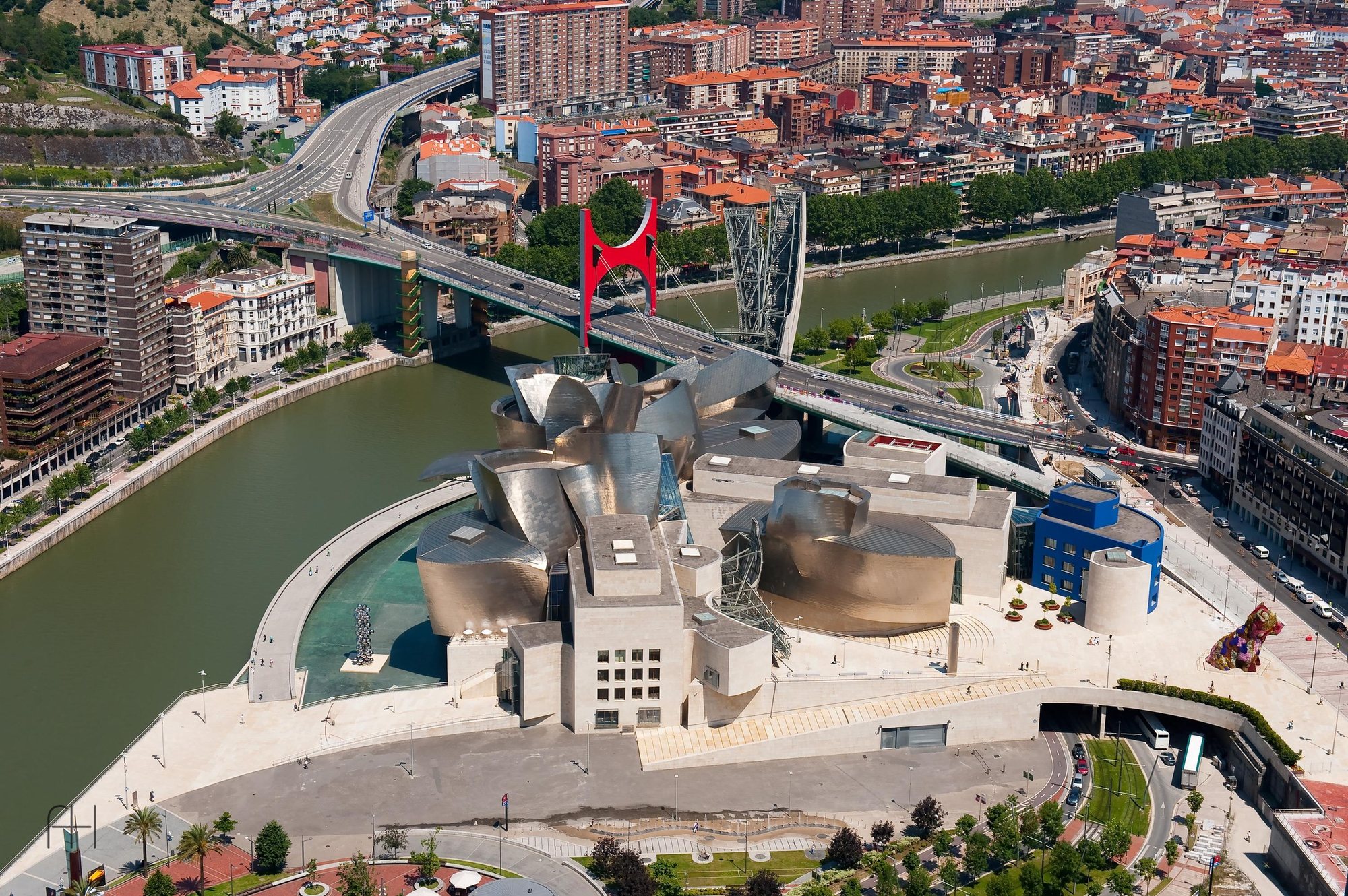 Guggenheim Museum Bilbao // Frank Gehry // Bilbao, Spain, 1997, 3